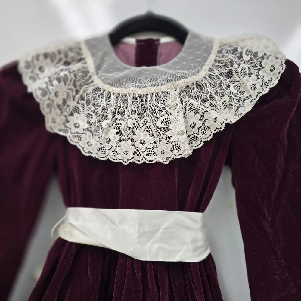 Vintage Sarah Kent Girls Sz 7 Victorian Style Dress Burgundy Ivory Belted Velvet